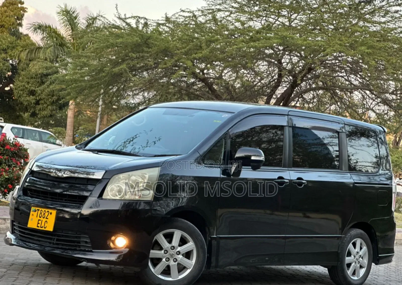 Toyota Noah 2009 Black