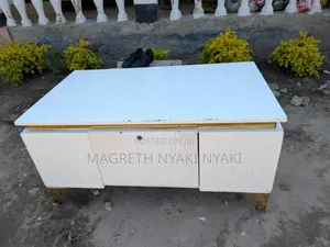 Nauza Coffe Table Imetumika