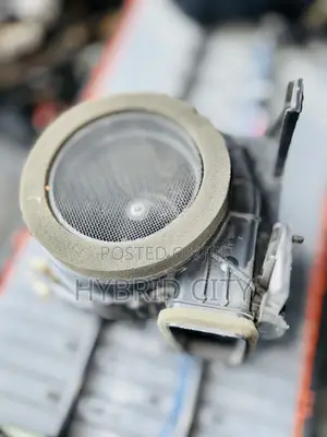 Toyota Aqua Hybrid Fan