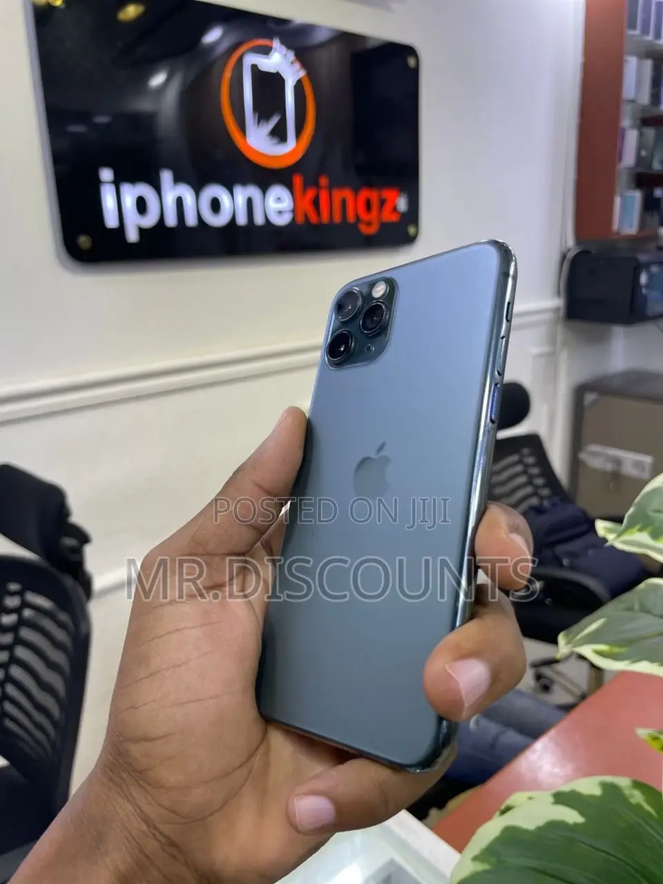 New Apple iPhone 11 64 GB Black