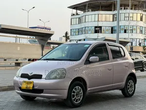 Toyota Vitz 2004 Pink