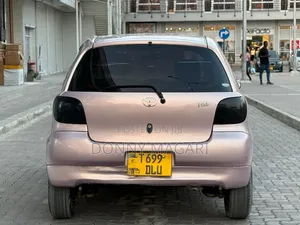 Toyota Vitz 2004 Pink