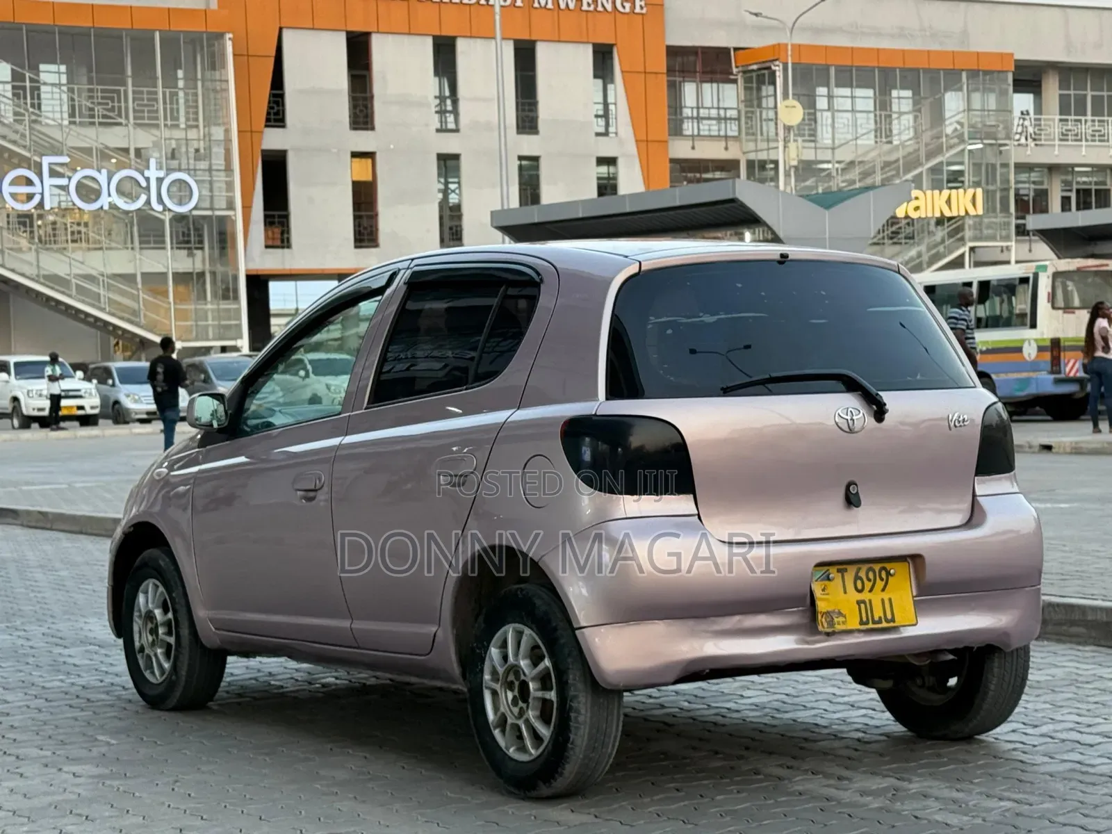 Toyota Vitz 2004 Pink