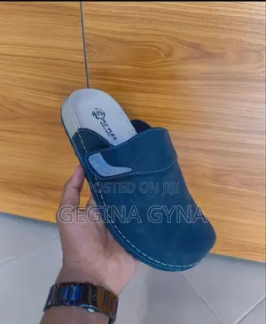 Cclassic Sandals Nzurii Mnoo