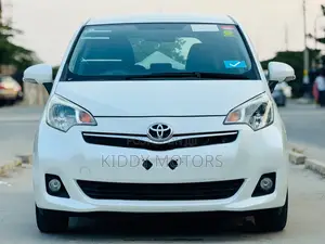 Toyota Ractis 2012 Pearl