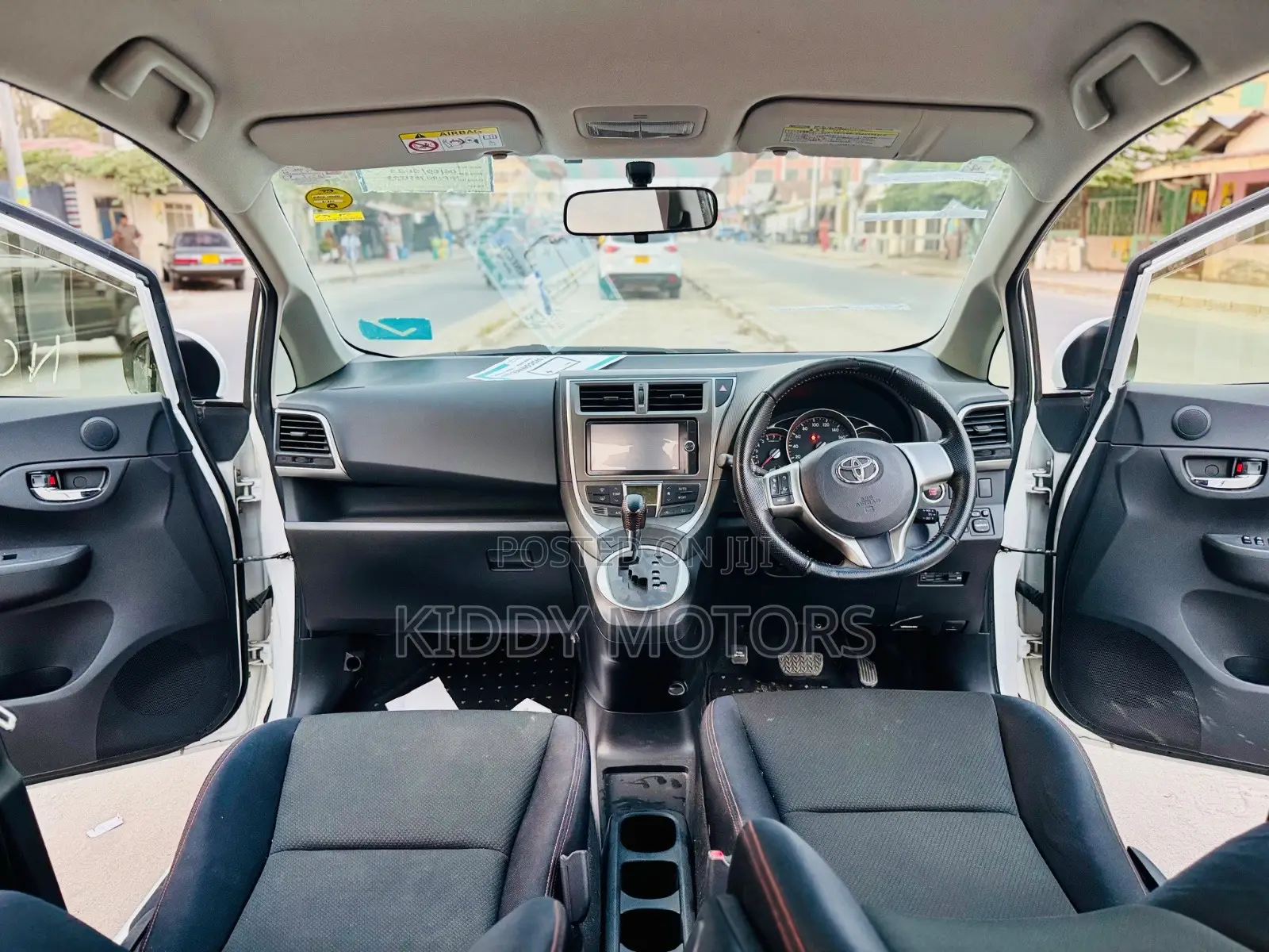 Toyota Ractis 2012 Pearl