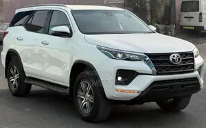 Toyota Fortuner 2023 Pearl