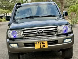 Toyota Land Cruiser 2000 Green
