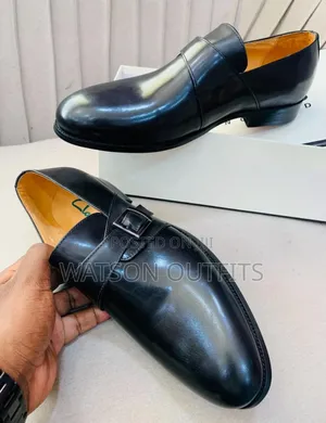 Men's Footwears or Shoes Comfortably Worn and Classic Design