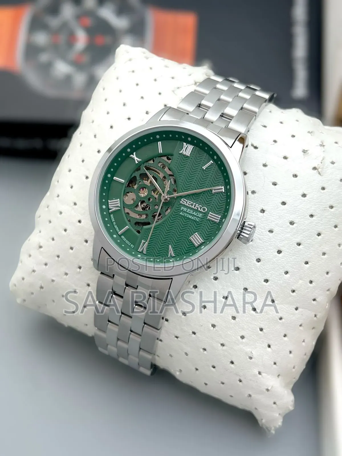 Seiko Luxury Mechanical Watch Silver and Green