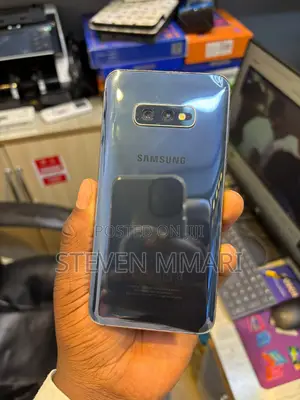 New Samsung Galaxy S10e 256 GB Blue