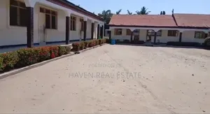 Shule Inauzwa Bahari Beach
