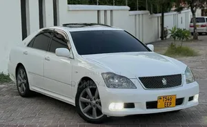 Toyota Crown 2006 White