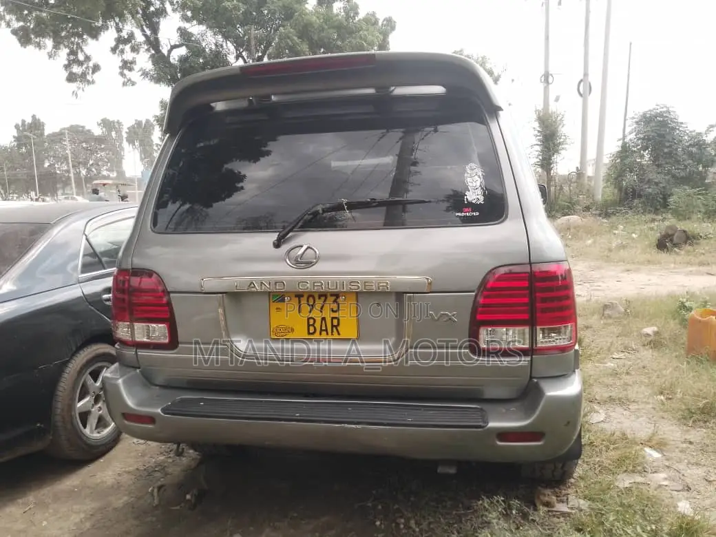 Toyota Land Cruiser HDJ 100 2002 Silver