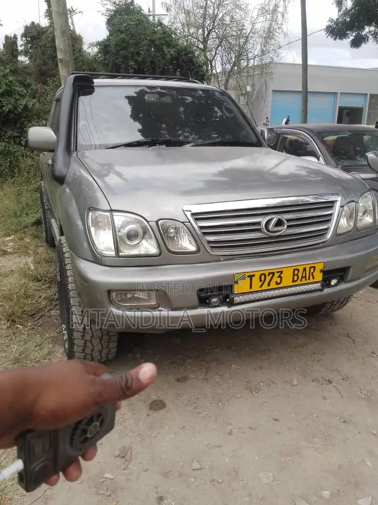 Toyota Land Cruiser HDJ 100 2002 Silver