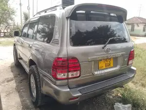 Toyota Land Cruiser HDJ 100 2002 Silver