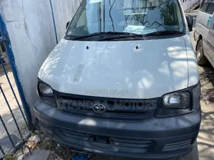 Toyota TownAce Noah 1996 White