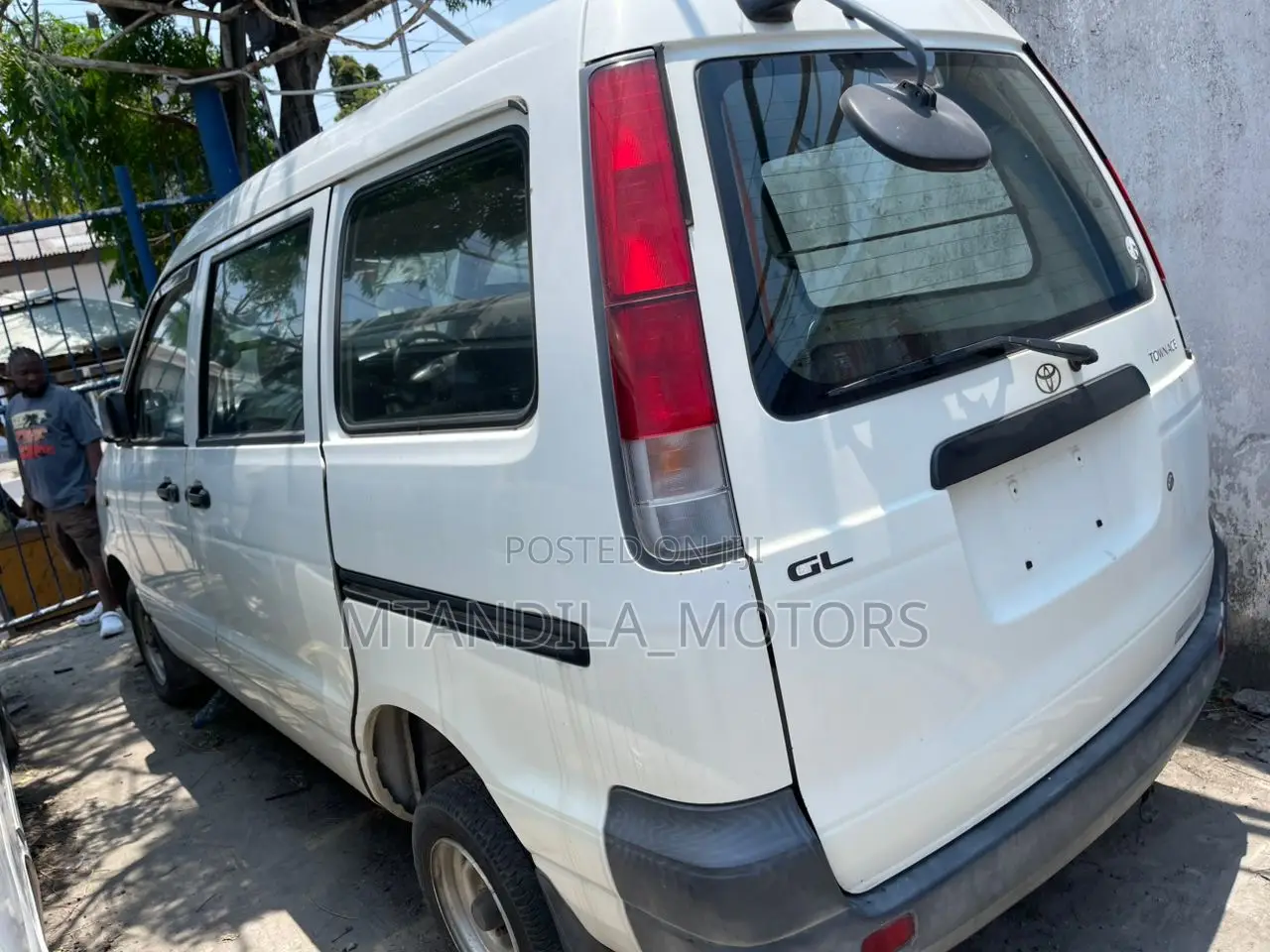Toyota TownAce Noah 1996 White
