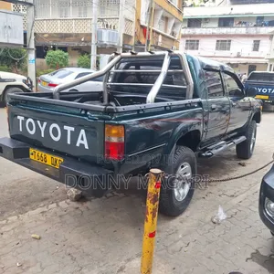 Toyota Hilux 2008 Green