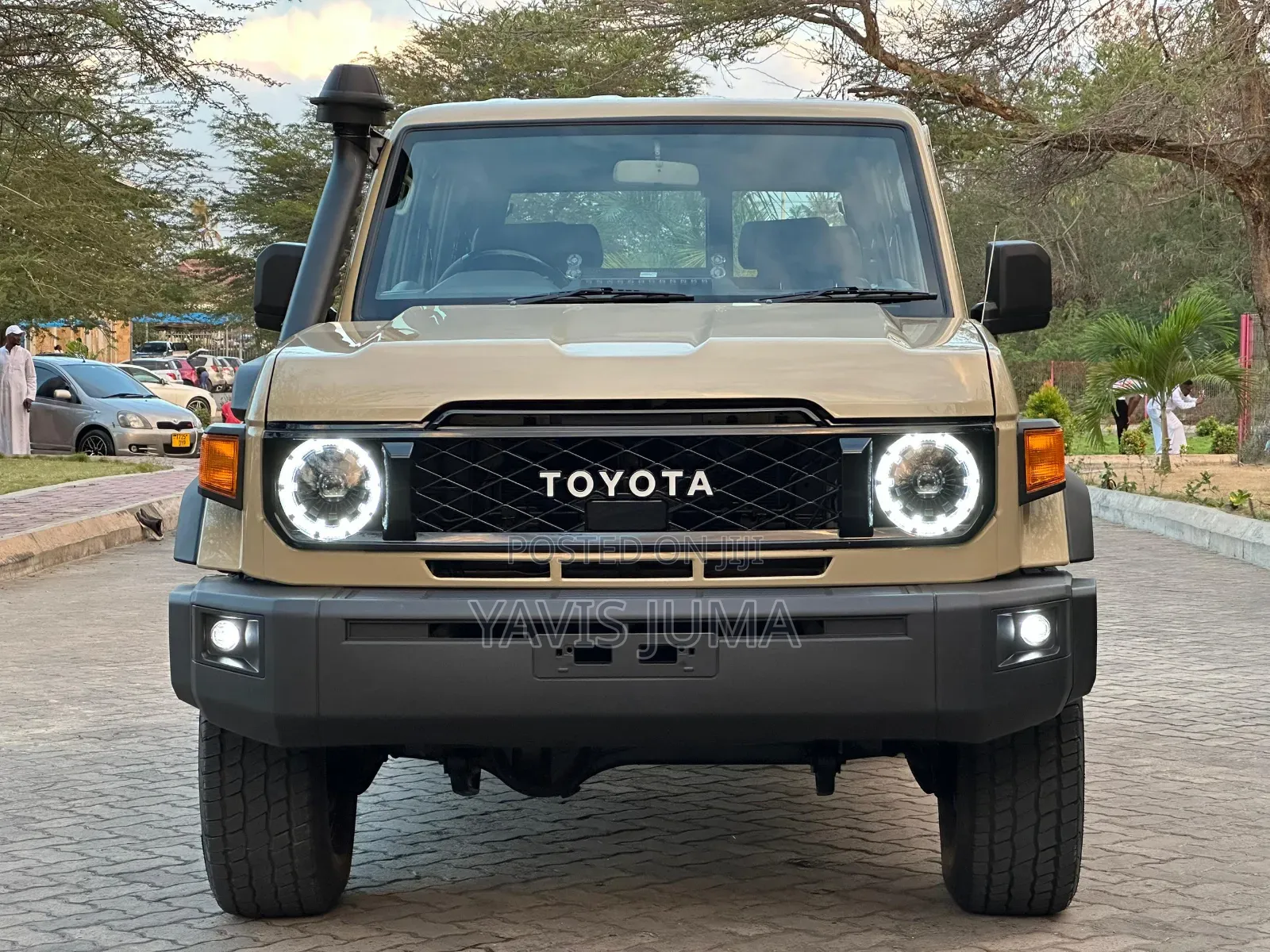 Toyota Land Cruiser 2022 Gold