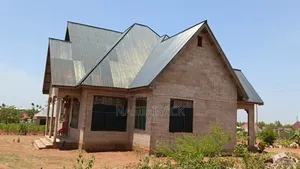 3bdrm House in Isera Center, Buswelu for sale