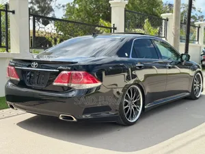 Toyota Crown 2010 Black