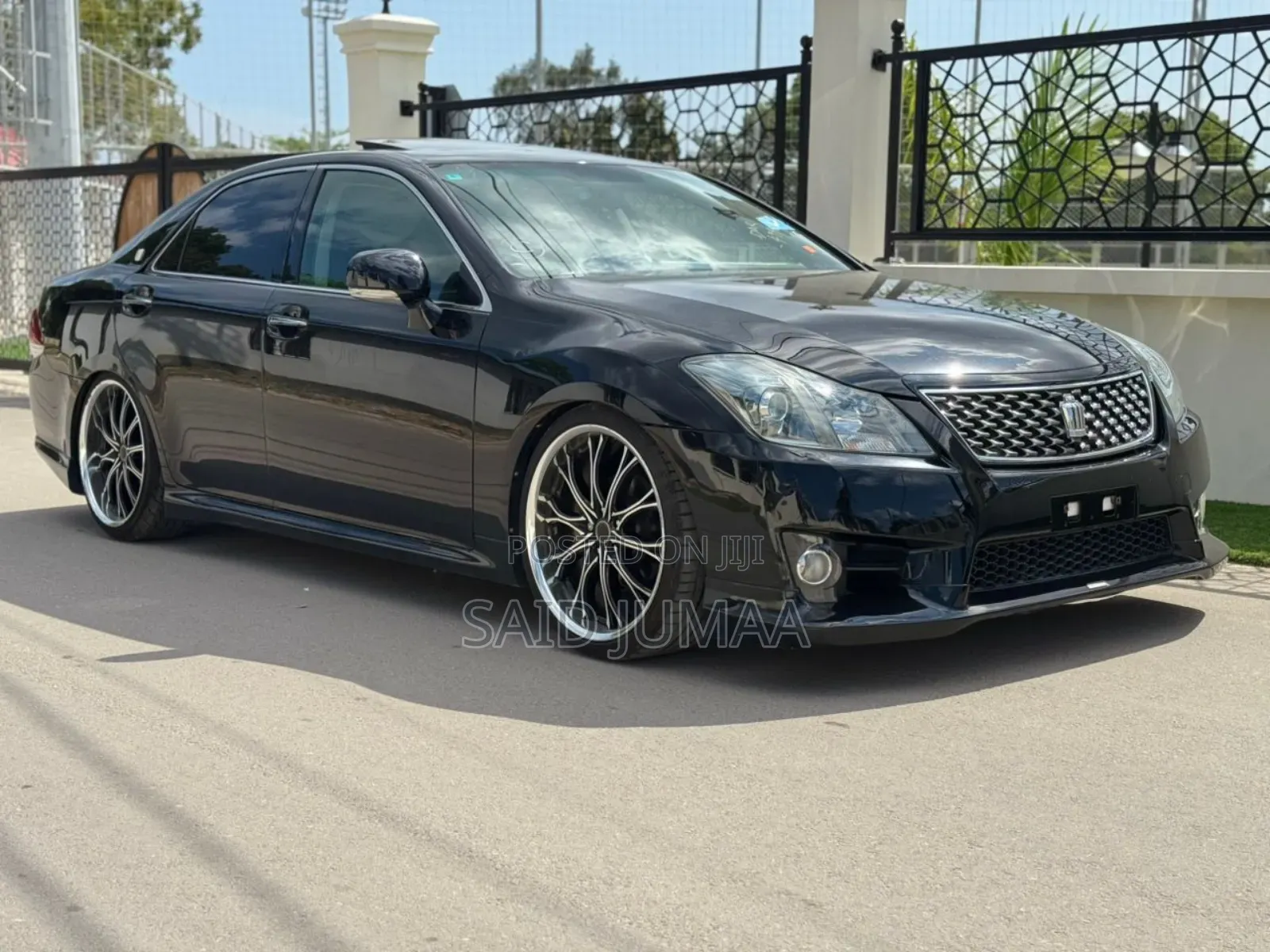 Toyota Crown 2010 Black