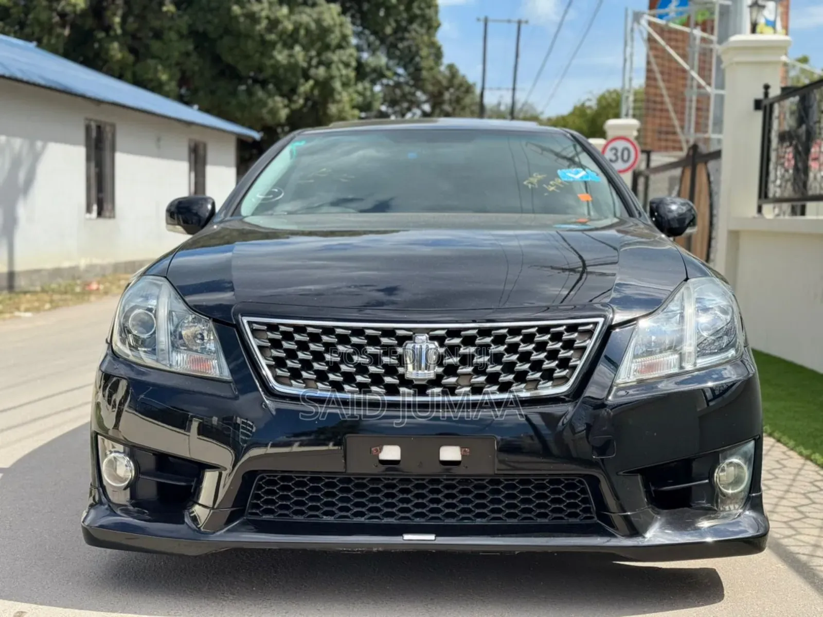 Toyota Crown 2010 Black