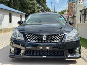 Toyota Crown 2010 Black