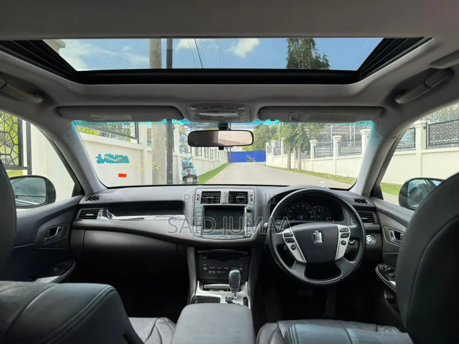 Toyota Crown 2010 Black