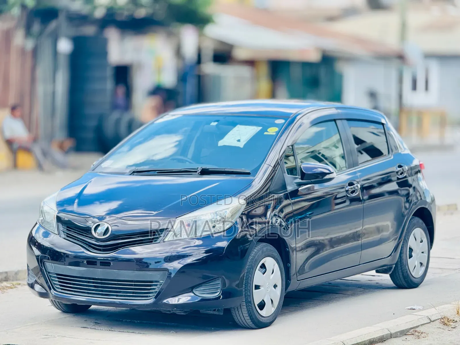 Toyota Vitz 2011 Burgundy