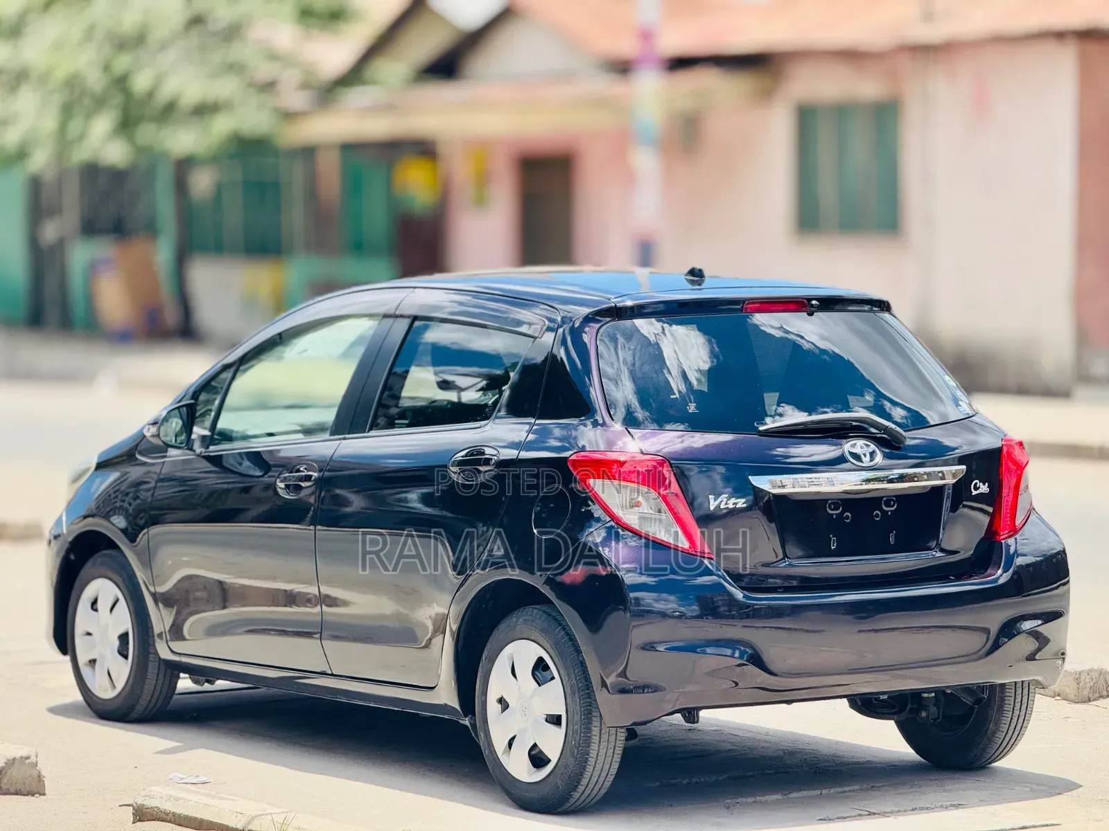 Toyota Vitz 2011 Burgundy