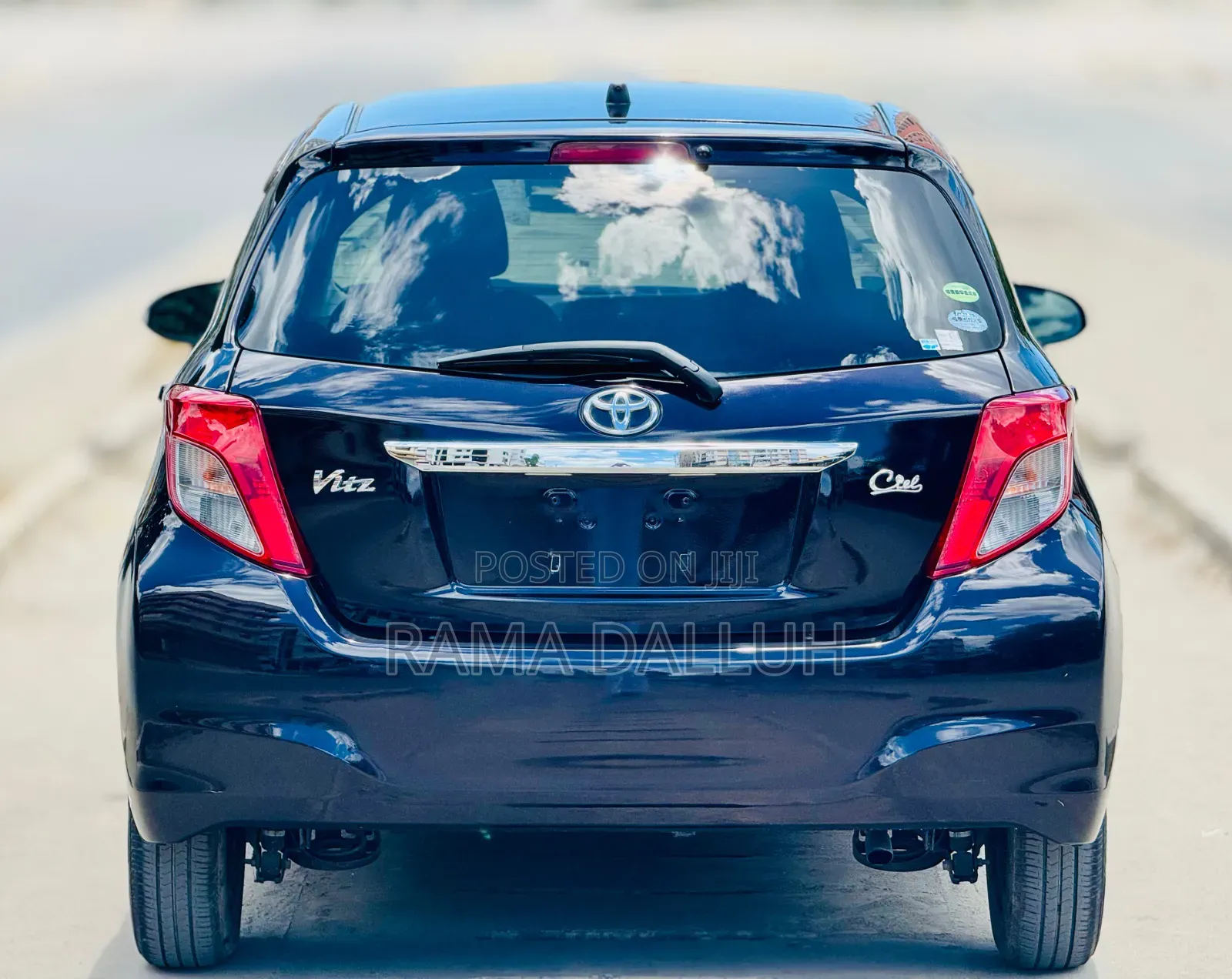 Toyota Vitz 2011 Burgundy