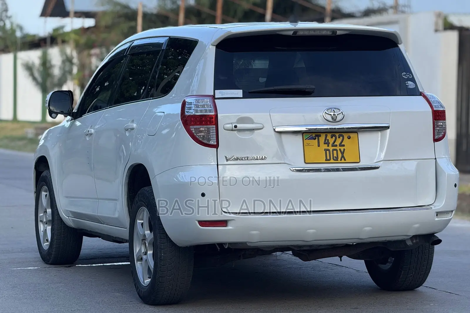 Toyota Vanguard 2009 White