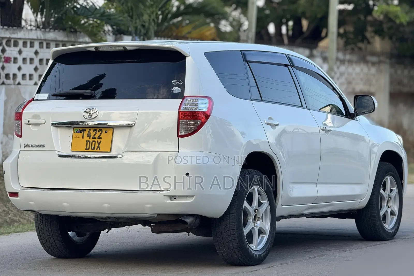 Toyota Vanguard 2009 White