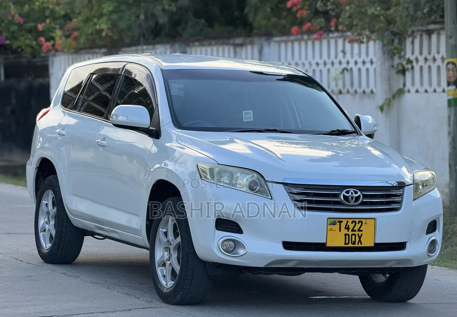 Toyota Vanguard 2009 White
