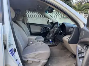 Toyota Vanguard 2009 White