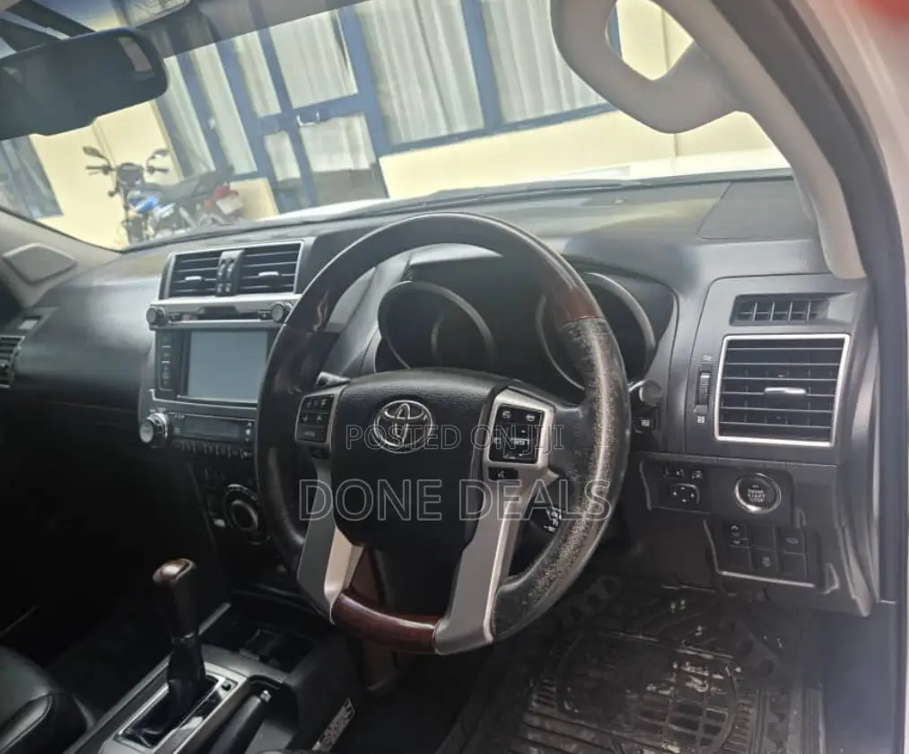 Toyota Land Cruiser Prado 2014 White