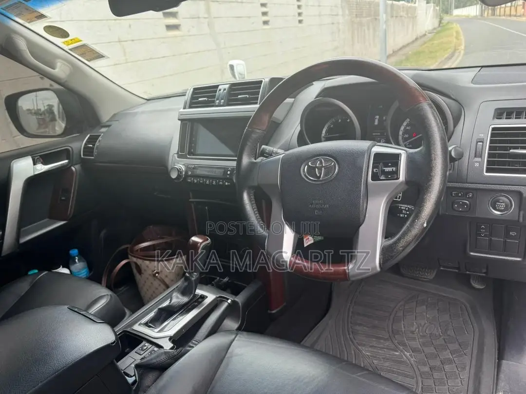 Toyota Land Cruiser Prado 2013 White