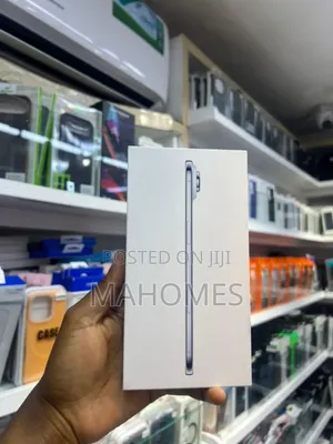 New Apple iPhone 17 256 GB Black