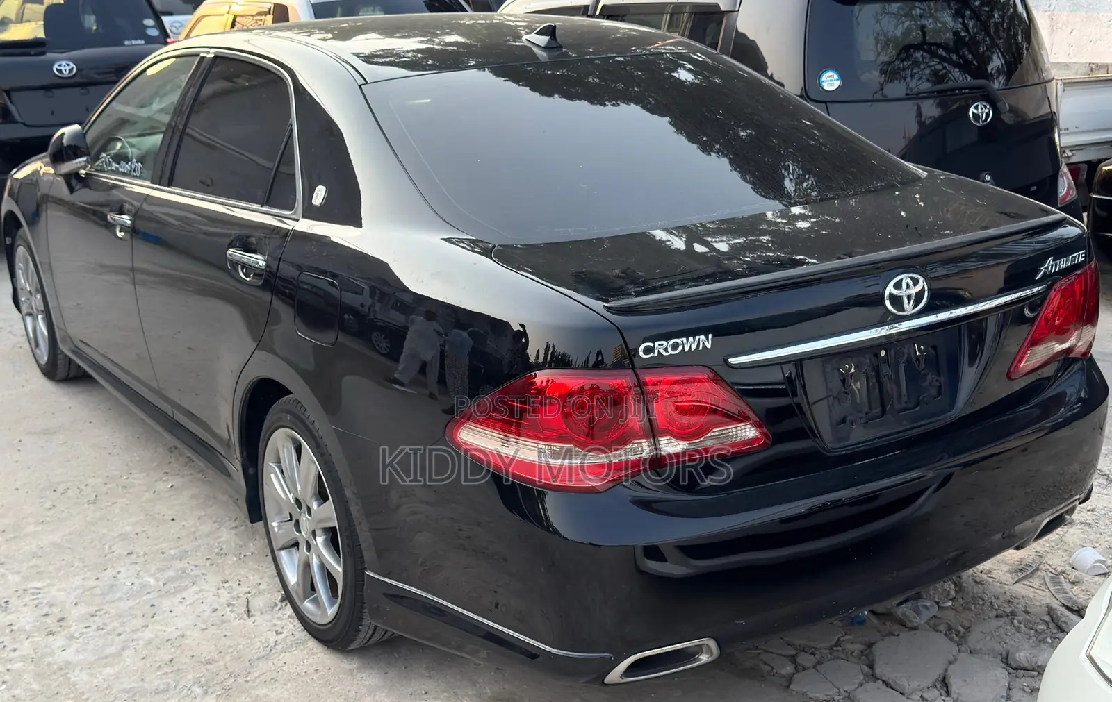 Toyota Crown 2010 Black