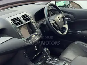 Toyota Crown 2010 Black
