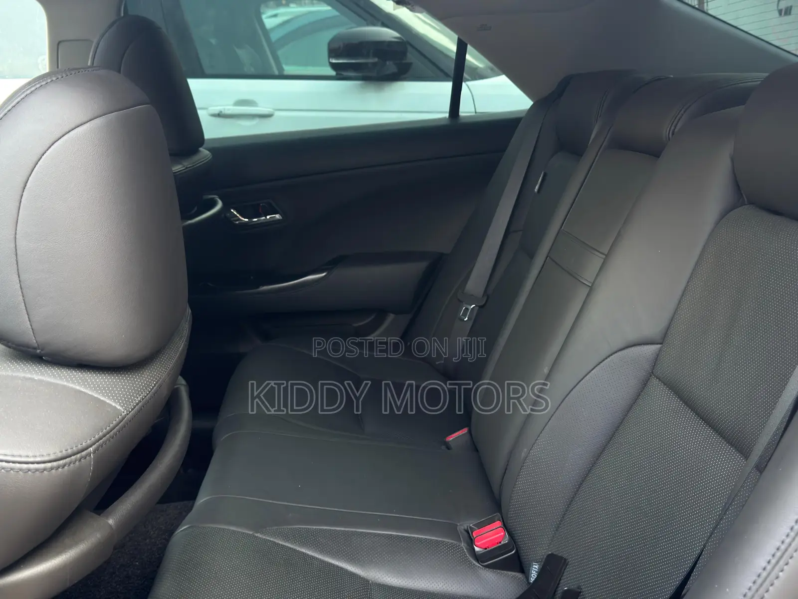 Toyota Crown 2010 Black