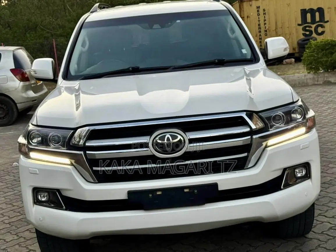 Toyota Land Cruiser 2018 White