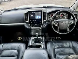 Toyota Land Cruiser 2018 White