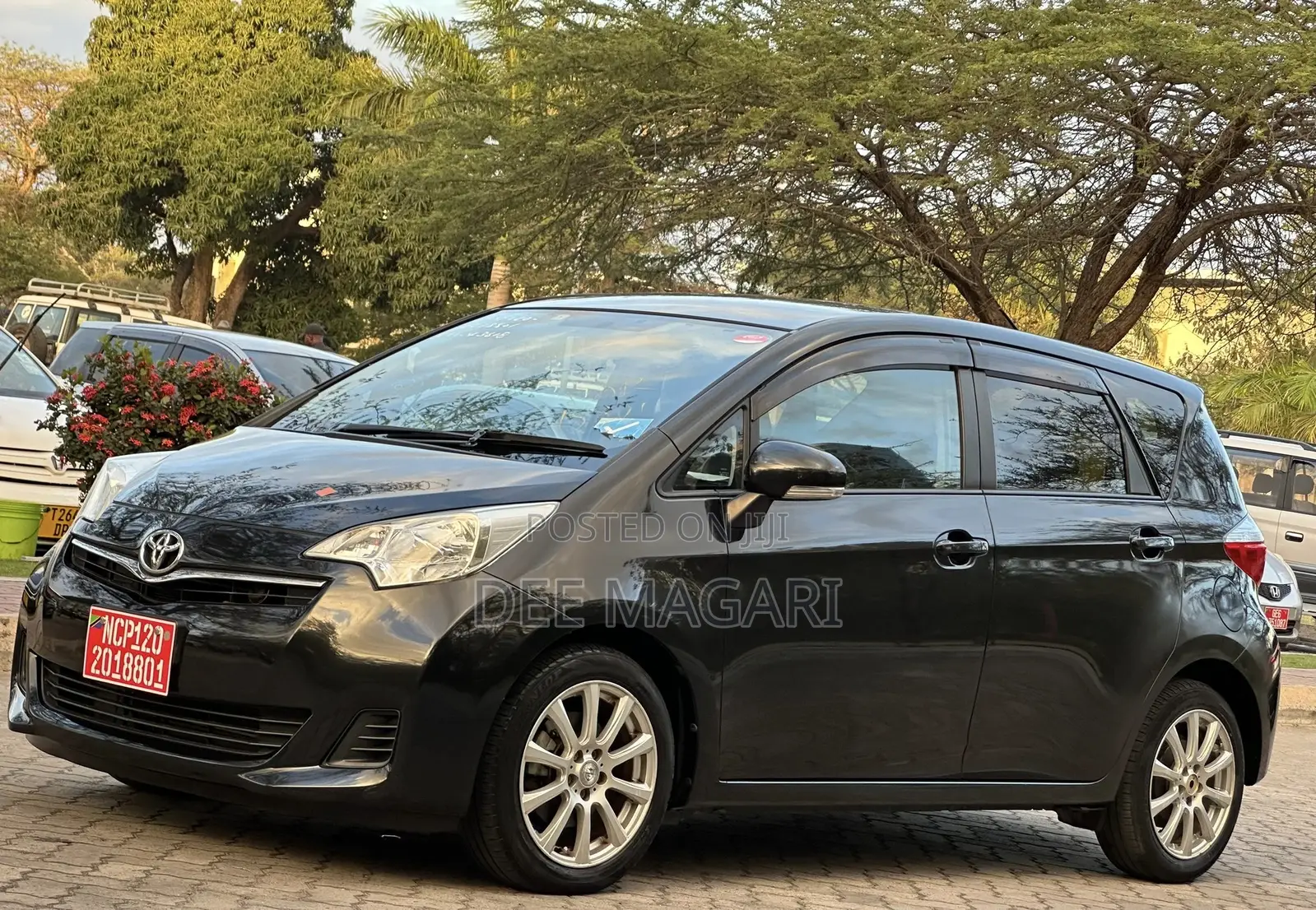 Toyota Ractis 2011 Black