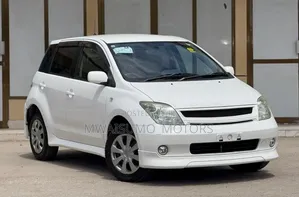 Toyota IST 2005 Off white
