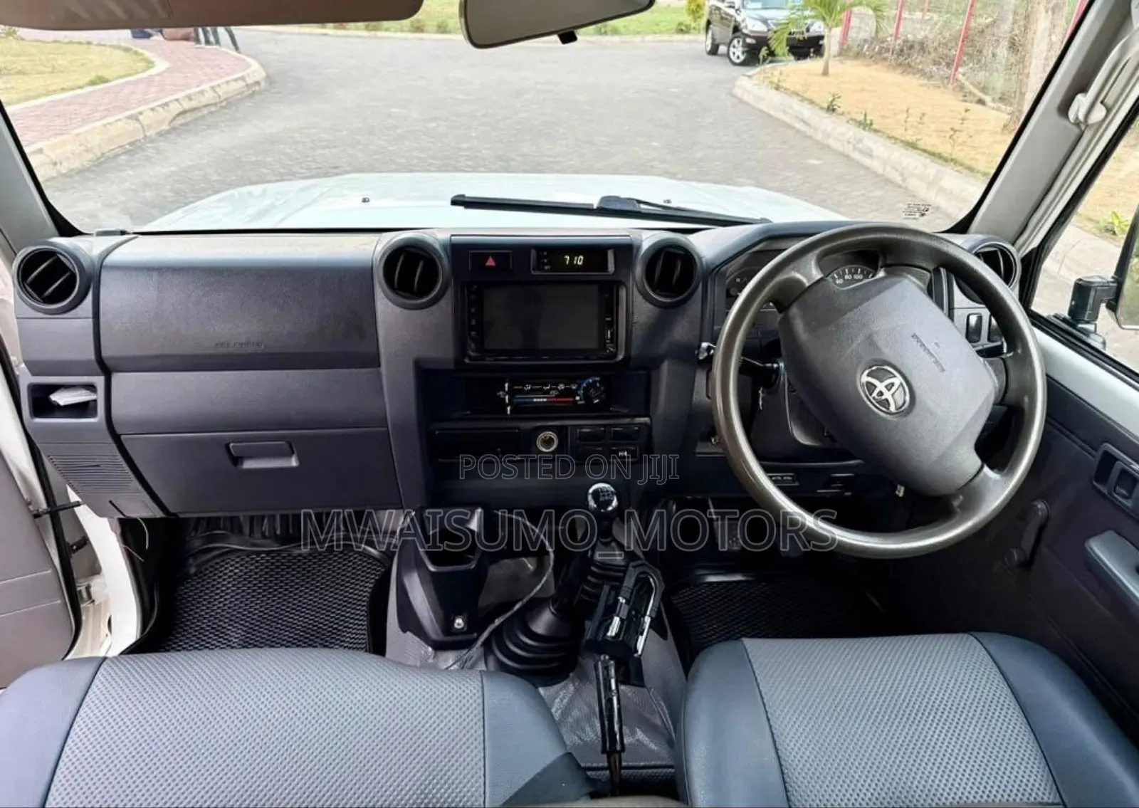 Toyota Land Cruiser 2015 White