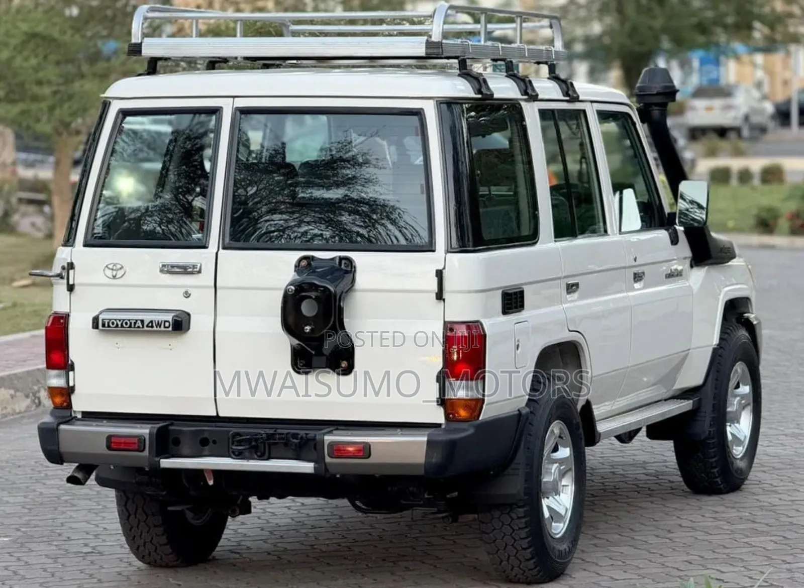 Toyota Land Cruiser 2015 White