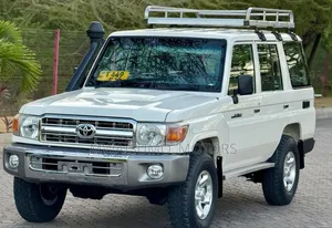 Toyota Land Cruiser 2015 White